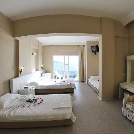 فندق فندق ماكري بيتش 3*