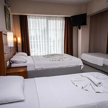 فندق ماكري بيتش 3*