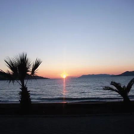 Makri Beach Otel 3*
